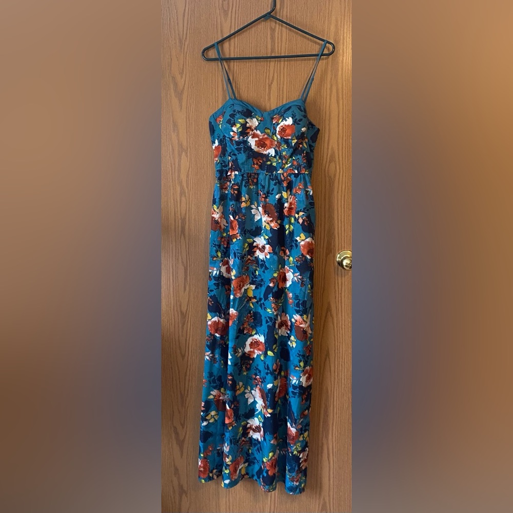 Long dress with pockets